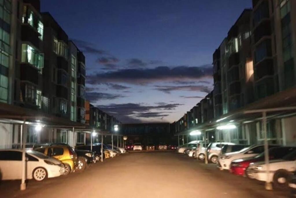 Cybercity Ph1 Near Kkia By Family Homestay Donggongon Luaran gambar